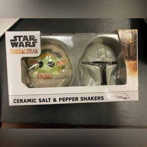 Disney STAR WARS THE MANDALORIAN  2 pack ceramic salt pepper shakers yoda NWT